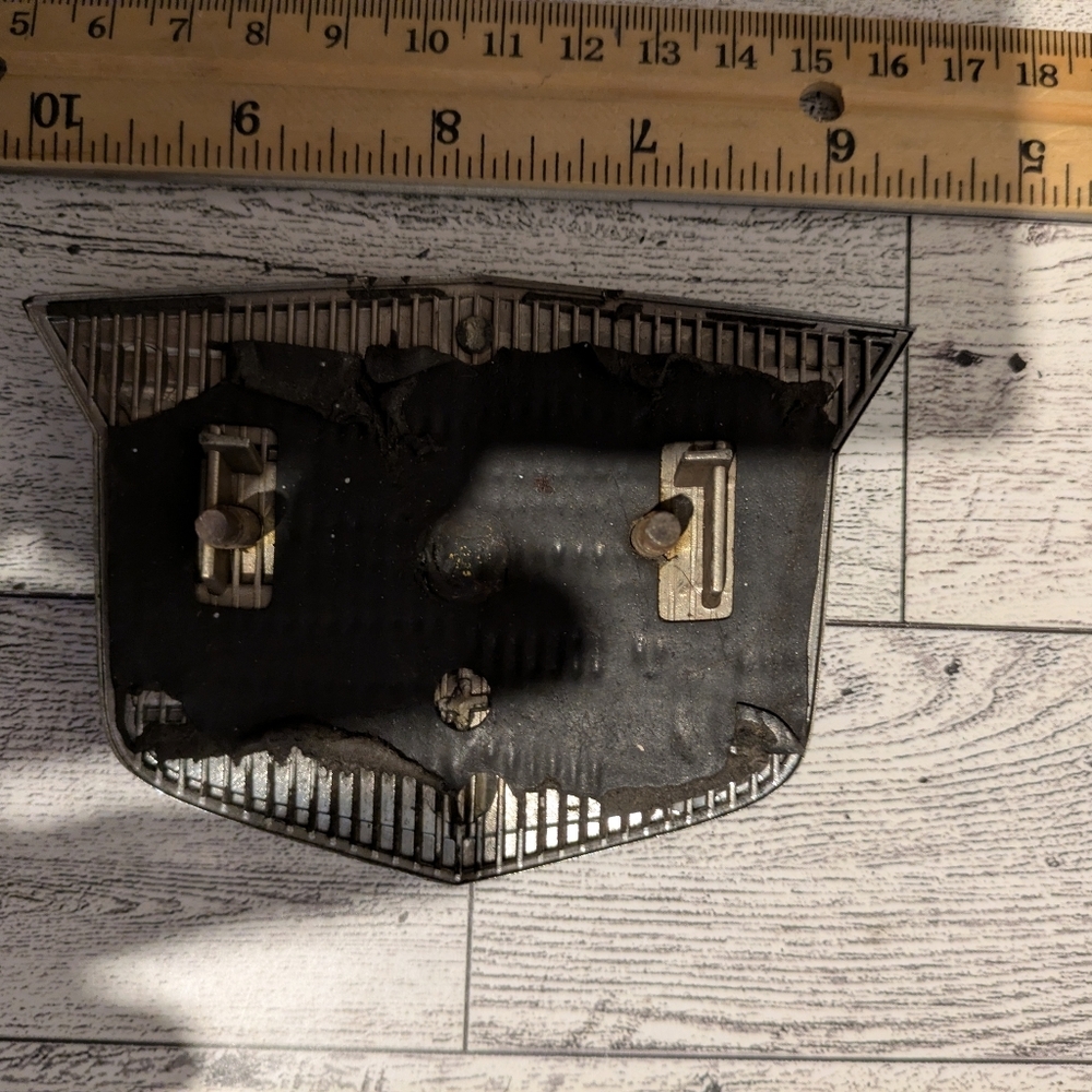 Cadillac Car Stereo Receiver Emblem - Multicolor - Picture 5 of 6